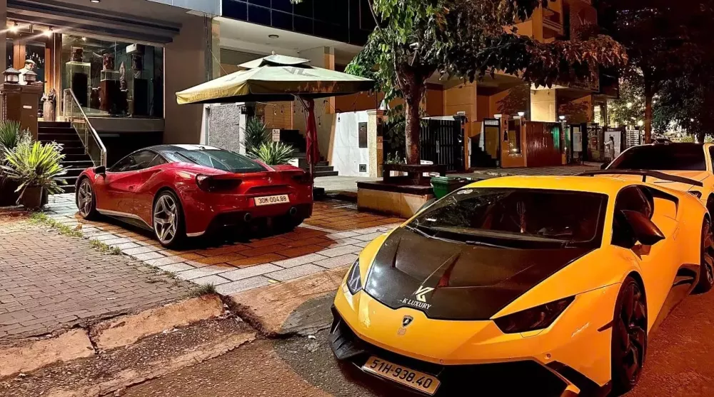 Cặp đôi siêu xe đẹp mắt xuất hiện cùng nhau: Lamborghini Huracan mang gói độ siêu khủng- Ảnh 2. Cặp đôi siêu xe đẹp mắt xuất hiện cùng nhau: Lamborghini Huracan mang gói độ siêu khủng- Ảnh 2.