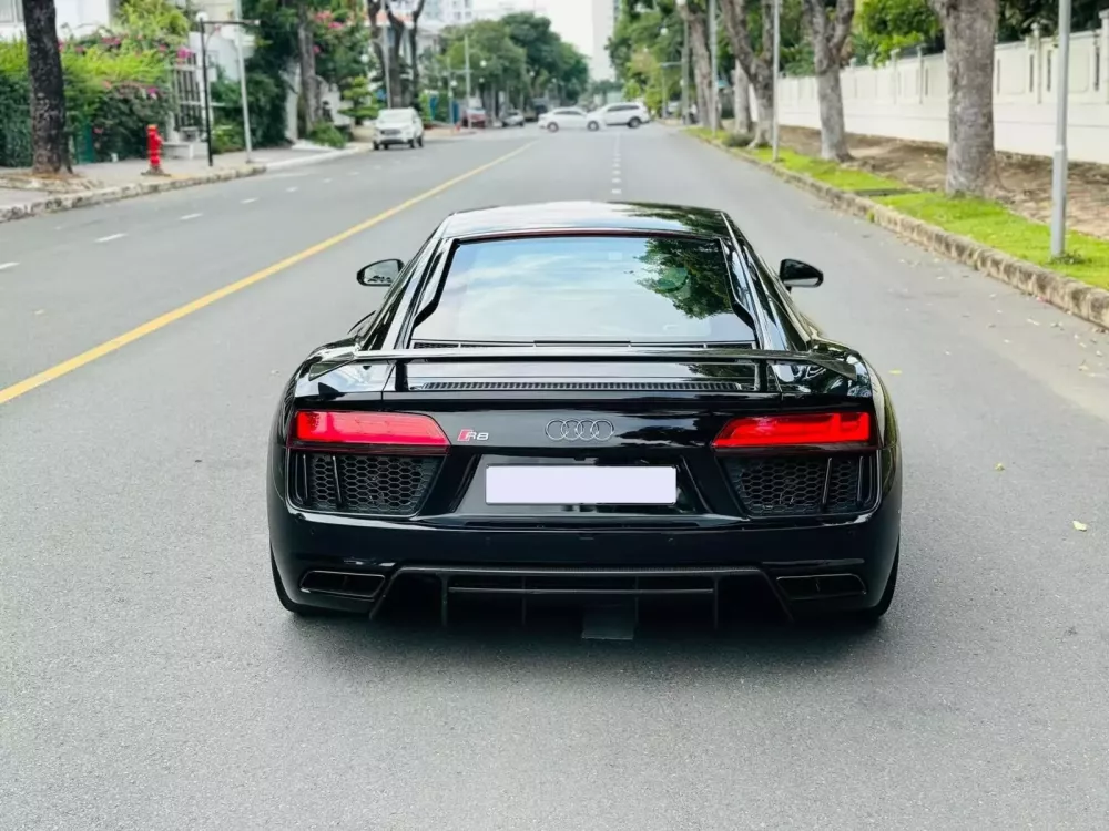 Audi R8 V10 Plus này thật sự có duyên với các tỉnh thành miền Tây- Ảnh 3. Audi R8 V10 Plus này thật sự có duyên với các tỉnh thành miền Tây- Ảnh 3.
