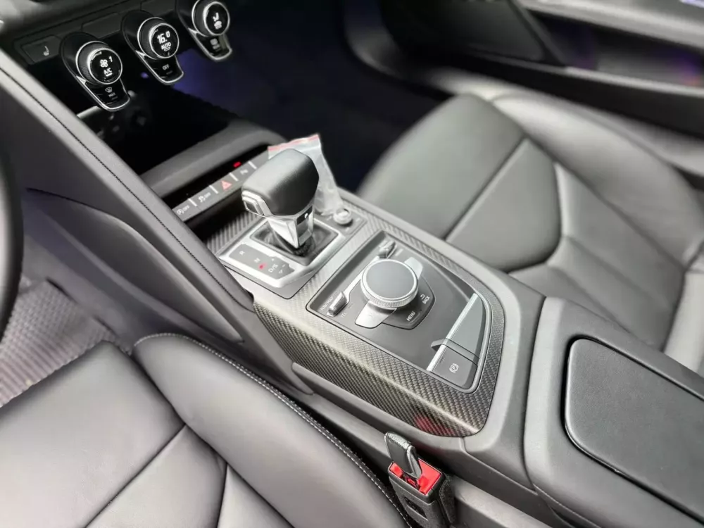 Audi R8 V10 Plus này thật sự có duyên với các tỉnh thành miền Tây- Ảnh 5. Audi R8 V10 Plus này thật sự có duyên với các tỉnh thành miền Tây- Ảnh 5.