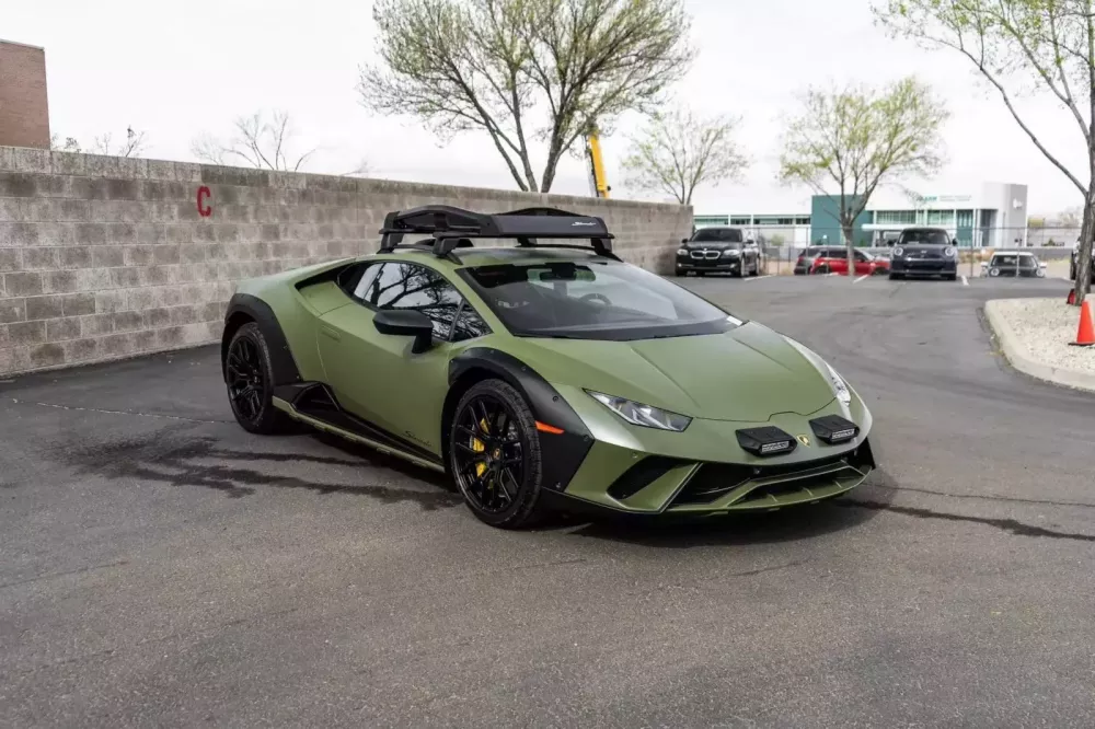Mới xuất hiện, siêu bò Lamborghini Huracan Sterrato đầu tiên về Việt Nam đã bắt gặp ở Huế- Ảnh 3. Mới xuất hiện, siêu bò Lamborghini Huracan Sterrato đầu tiên về Việt Nam đã bắt gặp ở Huế- Ảnh 3.