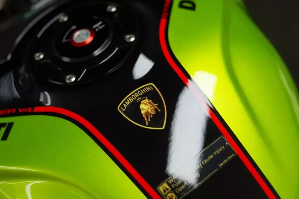 Ducati Streetfighter V4 Lamborghini mới chạy 8 km được báo giá đến 1,4 tỷ đồng- Ảnh 5. Ducati Streetfighter V4 Lamborghini mới chạy 8 km được báo giá đến 1,4 tỷ đồng- Ảnh 5.