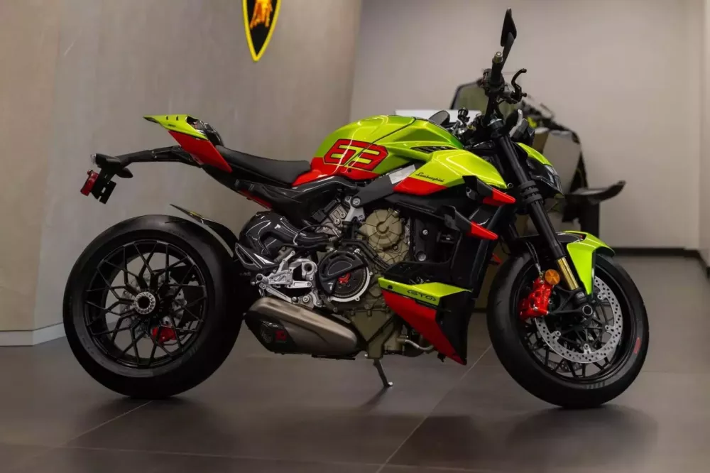 Ducati Streetfighter V4 Lamborghini mới chạy 8 km được báo giá đến 1,4 tỷ đồng- Ảnh 3. Ducati Streetfighter V4 Lamborghini mới chạy 8 km được báo giá đến 1,4 tỷ đồng- Ảnh 3.