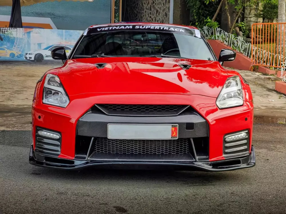Nissan GT-R R35 độ khủng của người chơi xe kín tiếng tại Tp.HCM- Ảnh 1.
