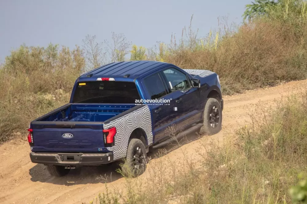 Ford F-150 Lightning Off-Road 2026 bị tóm gọn trên đường- Ảnh 3. Ford F-150 Lightning Off-Road 2026 bị tóm gọn trên đường- Ảnh 3.