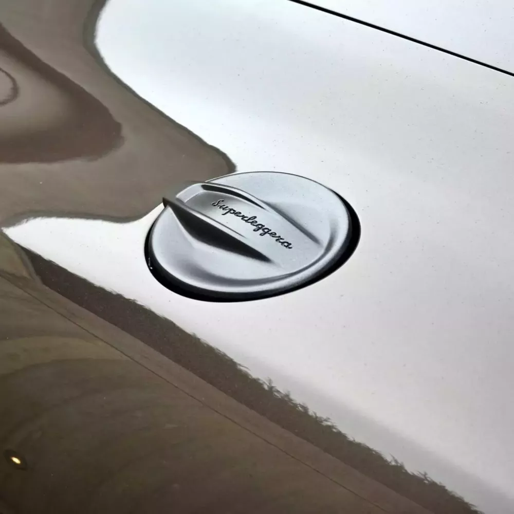 Ferrari 550 Maranello được làm mới qua tay của Touring Superleggera- Ảnh 11. Ferrari 550 Maranello được làm mới qua tay của Touring Superleggera- Ảnh 11.