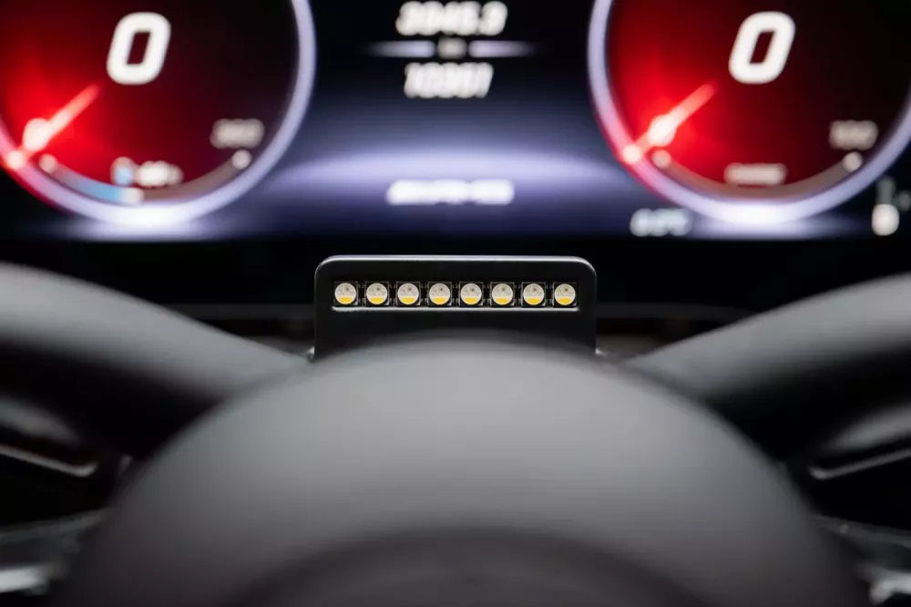 Cận cảnh xe điện Mercedes Concept AMG GT XX vừa mới thiết lập tốc độ trung bình 300 km/h, chạy 40.075 km chỉ hơn 7 ngày- Ảnh 8. Cận cảnh xe điện Mercedes Concept AMG GT XX vừa mới thiết lập tốc độ trung bình 300 km/h, chạy 40.075 km chỉ hơn 7 ngày- Ảnh 8.