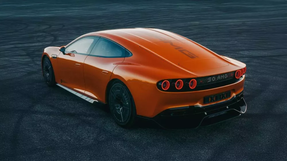Cận cảnh xe điện Mercedes Concept AMG GT XX vừa mới thiết lập tốc độ trung bình 300 km/h, chạy 40.075 km chỉ hơn 7 ngày- Ảnh 4. Cận cảnh xe điện Mercedes Concept AMG GT XX vừa mới thiết lập tốc độ trung bình 300 km/h, chạy 40.075 km chỉ hơn 7 ngày- Ảnh 4.