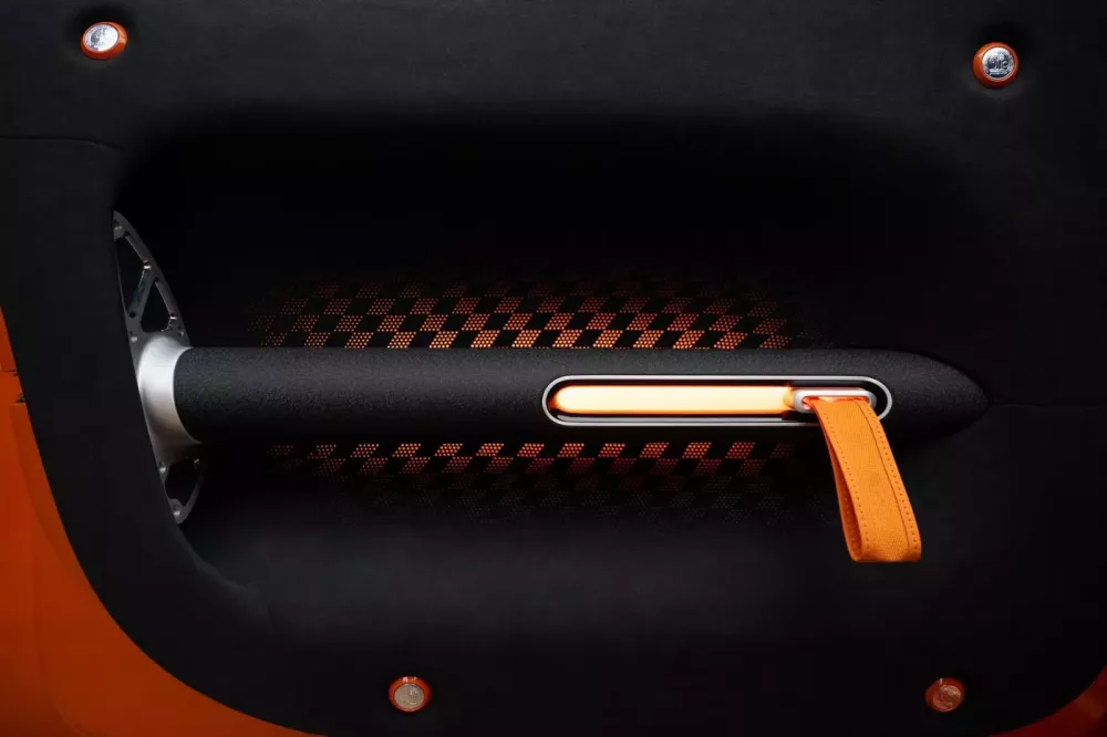 Cận cảnh xe điện Mercedes Concept AMG GT XX vừa mới thiết lập tốc độ trung bình 300 km/h, chạy 40.075 km chỉ hơn 7 ngày- Ảnh 9. Cận cảnh xe điện Mercedes Concept AMG GT XX vừa mới thiết lập tốc độ trung bình 300 km/h, chạy 40.075 km chỉ hơn 7 ngày- Ảnh 9.