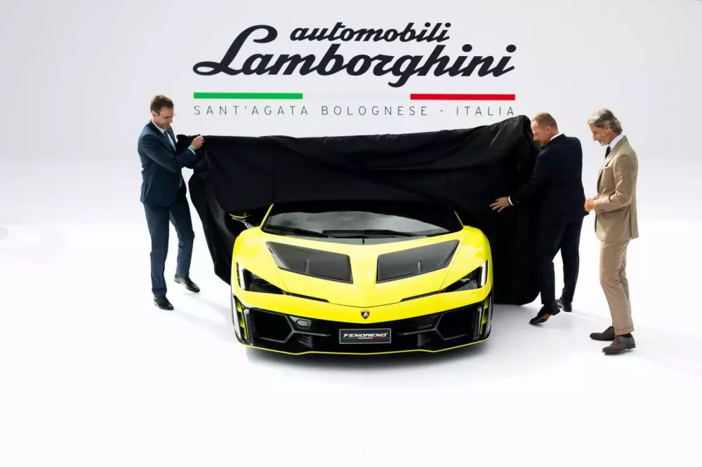 Cận cảnh Fenomeno - siêu xe triệu USD mới của Lamborghini - "bằng xương bằng thịt" ngoài đời thực- Ảnh 2.