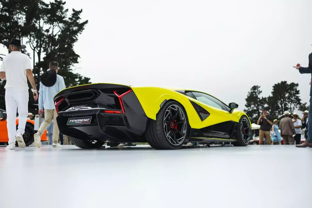 Cận cảnh Fenomeno - siêu xe triệu USD mới của Lamborghini - "bằng xương bằng thịt" ngoài đời thực- Ảnh 10.