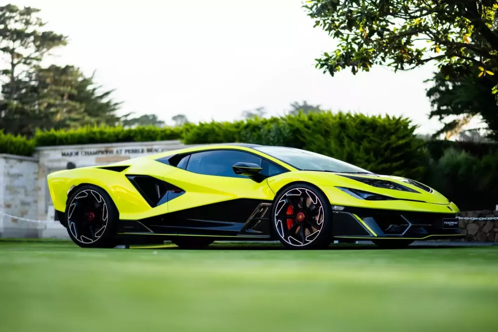 Cận cảnh Fenomeno - siêu xe triệu USD mới của Lamborghini - "bằng xương bằng thịt" ngoài đời thực- Ảnh 8.