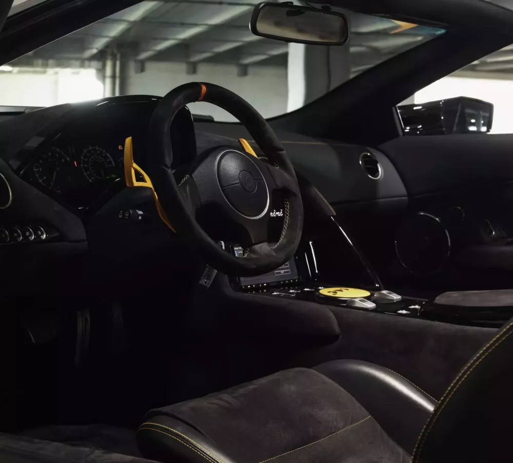 Thật vui vì chiếc Lamborghini Murcielago LP650-4 Roadster cuối cùng đã có mặt trên thị trường- Ảnh 11. Thật vui vì chiếc Lamborghini Murcielago LP650-4 Roadster cuối cùng đã có mặt trên thị trường- Ảnh 11.
