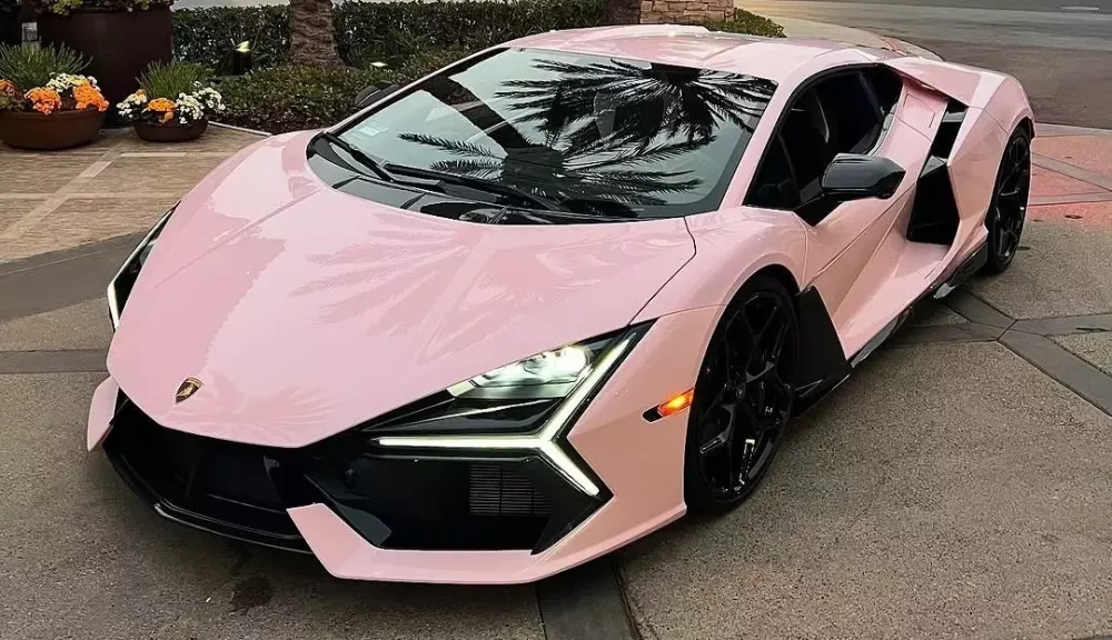 Lạ mắt với siêu xe 1.000 mã lực Lamborghini "Pinkvuelto" mới xuất hiện- Ảnh 1. Lạ mắt với siêu xe 1.000 mã lực Lamborghini "Pinkvuelto" mới xuất hiện- Ảnh 1.