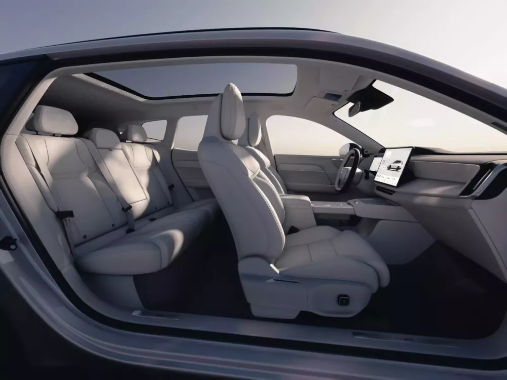Cận cảnh Volvo XC70 mới ra mắt tại hàng xóm của Việt Nam- Ảnh 8.