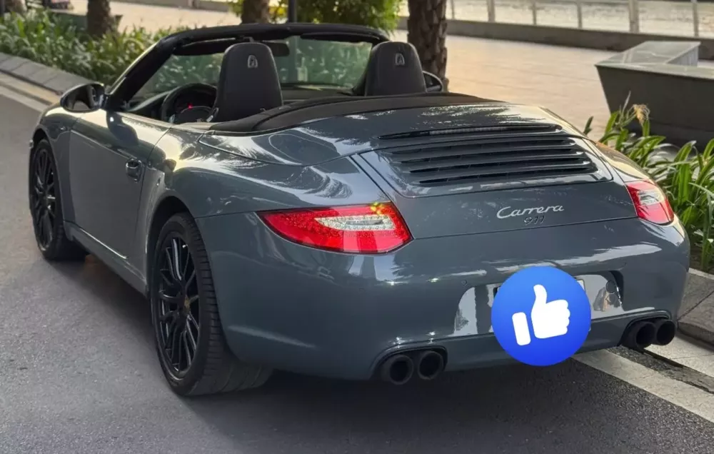 Porsche 911 Carerra Cabriolet 997 hàng hiếm xuất hiện, nhiều khả năng thuộc sở hữu của người này- Ảnh 5. Porsche 911 Carerra Cabriolet 997 hàng hiếm xuất hiện, nhiều khả năng thuộc sở hữu của người này- Ảnh 5.