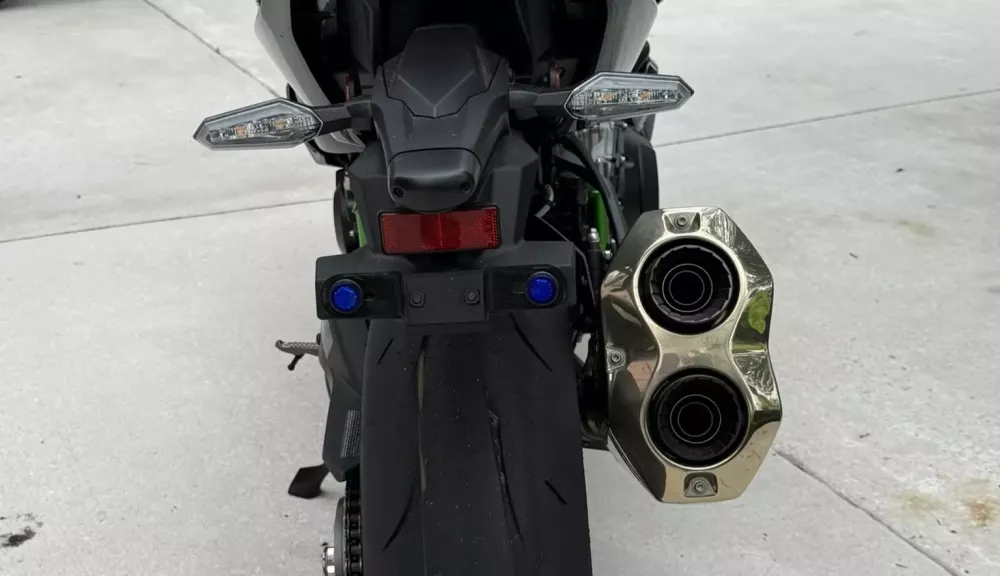 Biker tự tin rao bán Kawasaki Ninja H2 2015 của mình đến 25.000 USD, chỉ rẻ hơn bản 2025 khoảng 7.000 USD- Ảnh 3.