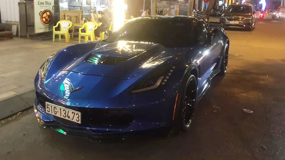 Chevrolet Corvette C7 Z06 lạ mắt của người chơi xe thể thao Mỹ ở Tp.HCM- Ảnh 2. Chevrolet Corvette C7 Z06 lạ mắt của người chơi xe thể thao Mỹ ở Tp.HCM- Ảnh 2.