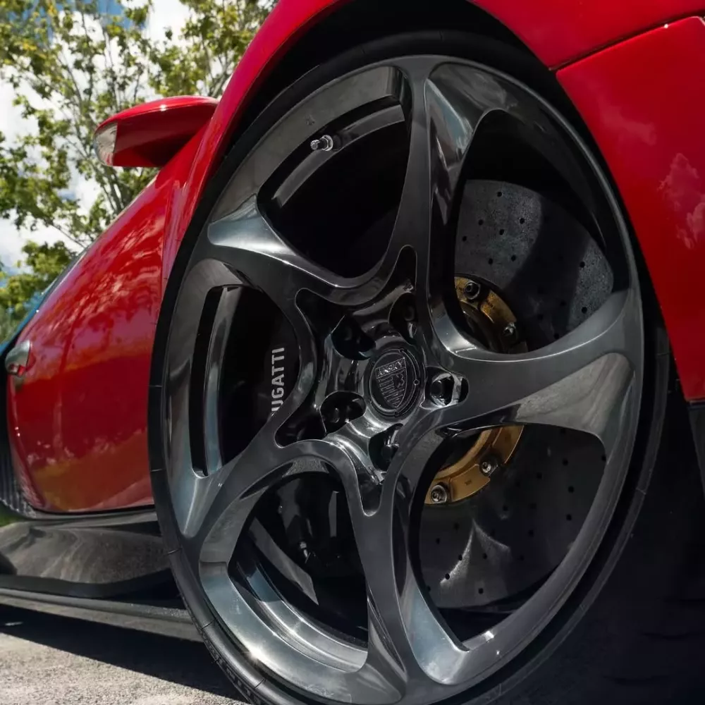 Bugatti Veyron Super Sport được độ bộ mâm mới, vừa đắt tiền vừa thể thao- Ảnh 5.