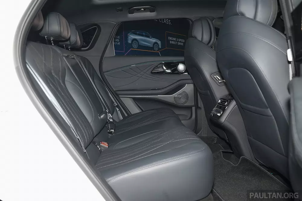Hàng ghế sau khá rộng rãi của Omoda C9 PHEV Hàng ghế sau khá rộng rãi của Omoda C9 PHEV