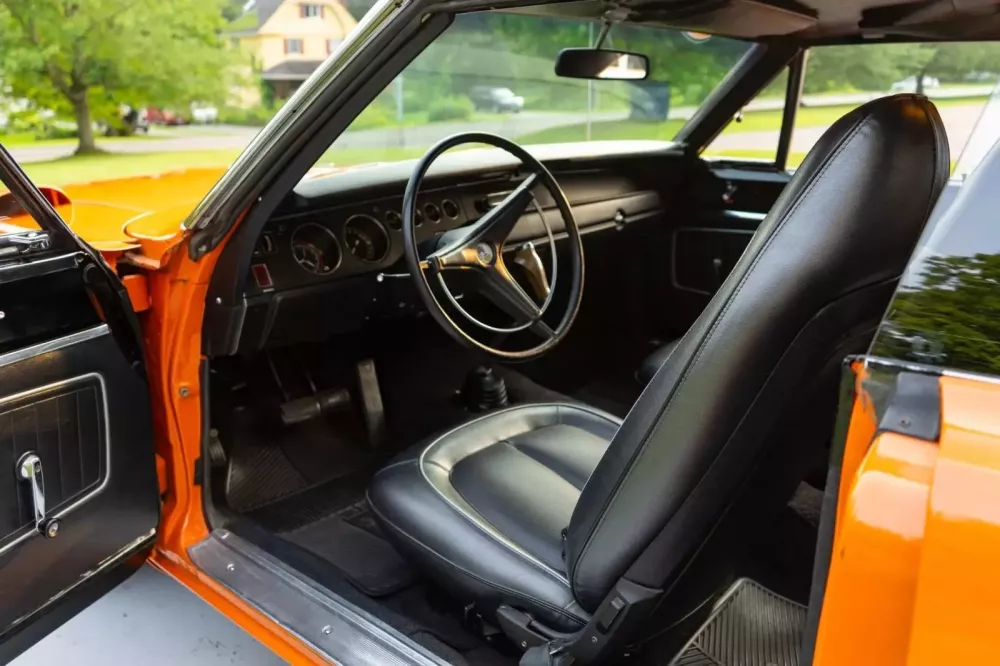 Câu chuyện về người phụ nữ lái xe Plymouth Superbird 1970 trong 40 năm trước khi qua đời- Ảnh 7. Câu chuyện về người phụ nữ lái xe Plymouth Superbird 1970 trong 40 năm trước khi qua đời- Ảnh 7.