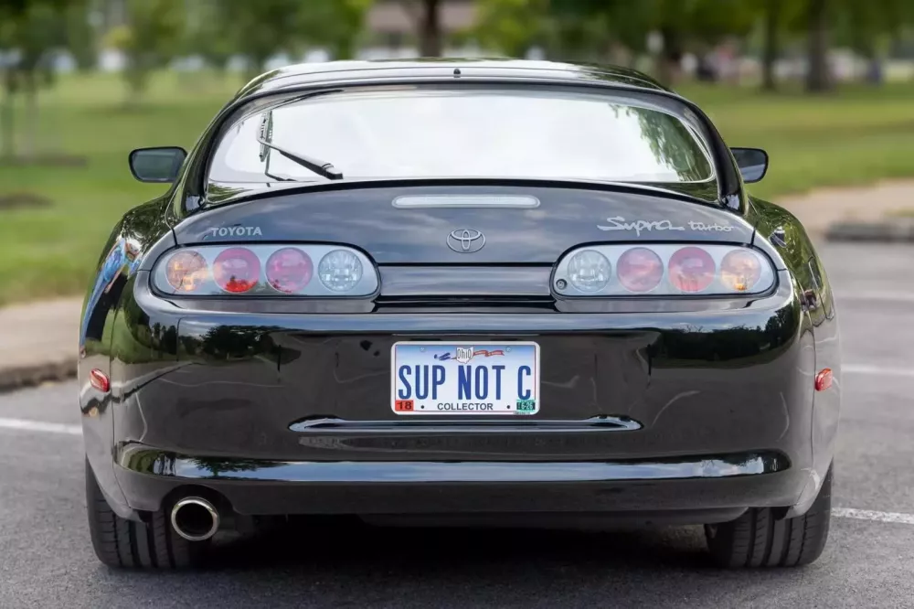 Dân chơi "trúng giá" Toyota Supra 1997 của mình sau khi chuyển nhà- Ảnh 2. Dân chơi "trúng giá" Toyota Supra 1997 của mình sau khi chuyển nhà- Ảnh 2.