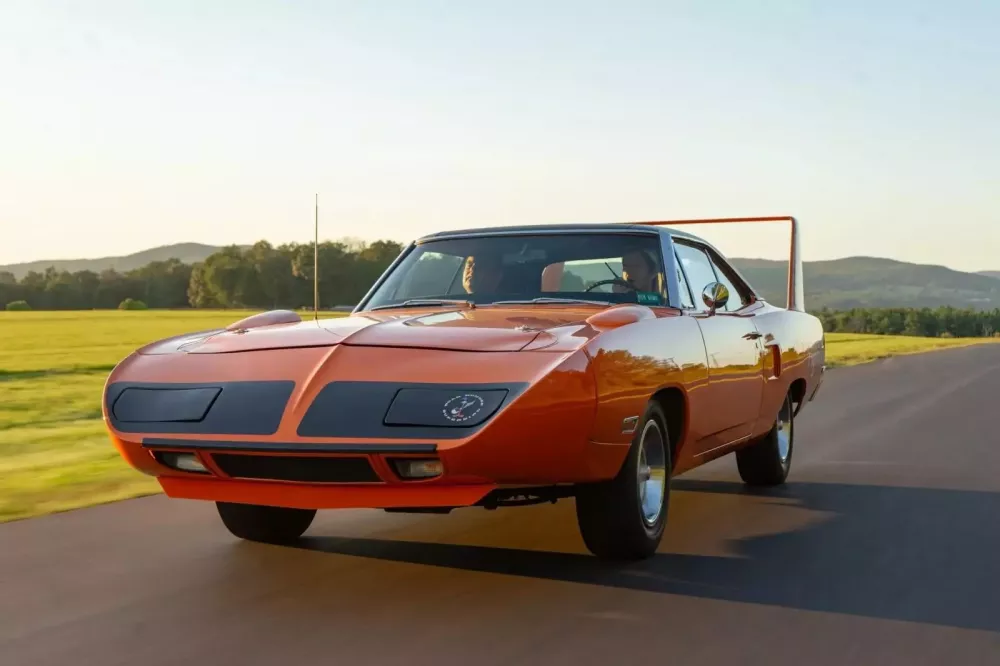 Câu chuyện về người phụ nữ lái xe Plymouth Superbird 1970 trong 40 năm trước khi qua đời- Ảnh 3. Câu chuyện về người phụ nữ lái xe Plymouth Superbird 1970 trong 40 năm trước khi qua đời- Ảnh 3.