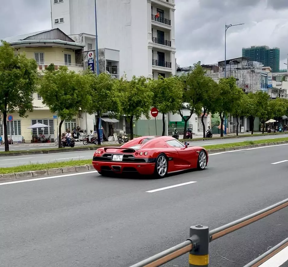 Siêu phẩm Koenigsegg CCX độc nhất Việt Nam lăn bánh tại Tp.HCM- Ảnh 2.