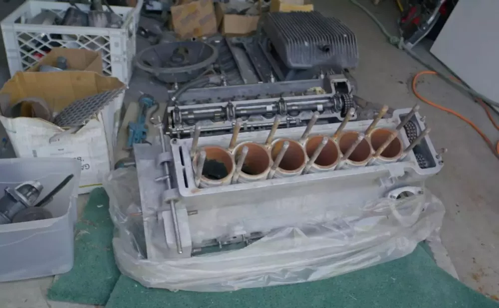 Maserati 3500 GT 1960 xuất hiện sau nhiều thập kỷ ẩn náu trong garage của chủ nhân quá cố- Ảnh 6. Maserati 3500 GT 1960 xuất hiện sau nhiều thập kỷ ẩn náu trong garage của chủ nhân quá cố- Ảnh 6.