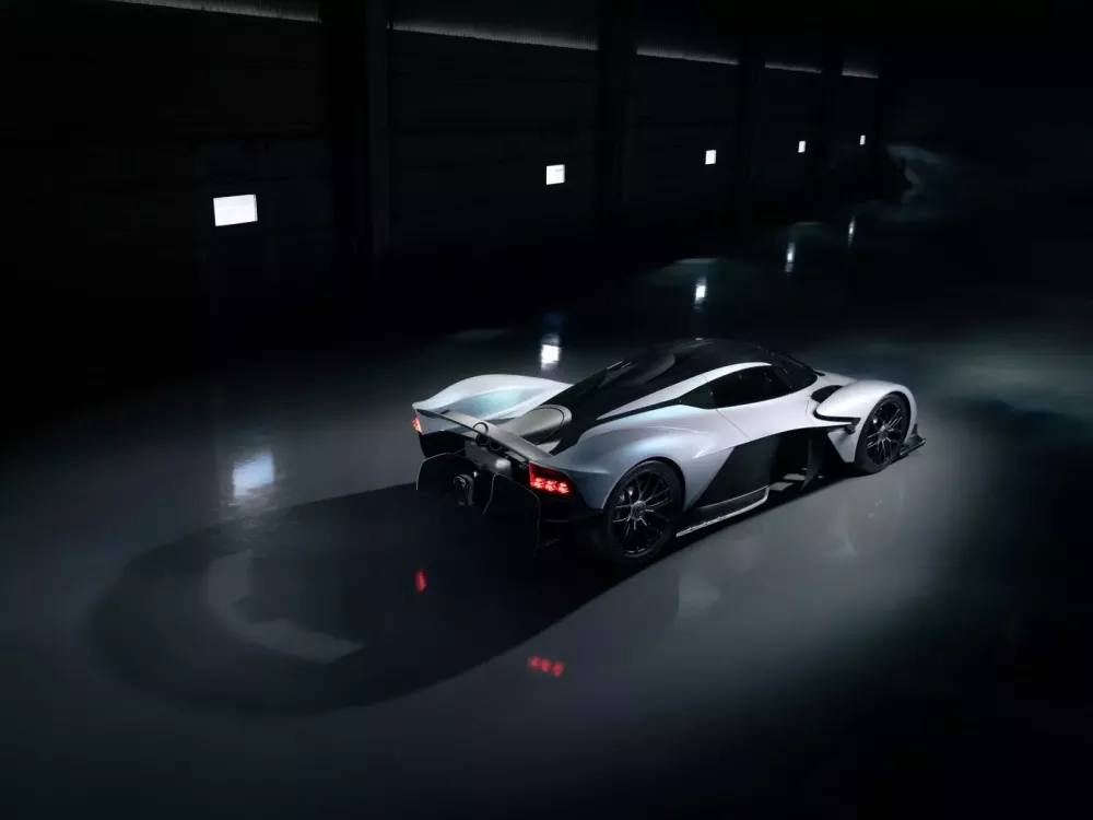Cựu tay đua F1 rao bán Aston Martin Valkyrie chỉ sau 100 miles trải nghiệm- Ảnh 6. Cựu tay đua F1 rao bán Aston Martin Valkyrie chỉ sau 100 miles trải nghiệm- Ảnh 6.