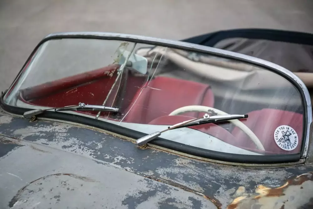 Ly kỳ câu chuyện xe Porsche 356 1955 đắt nhất thế giới đã nằm trong kho thóc suốt 60 năm- Ảnh 10. Ly kỳ câu chuyện xe Porsche 356 1955 đắt nhất thế giới đã nằm trong kho thóc suốt 60 năm- Ảnh 10.