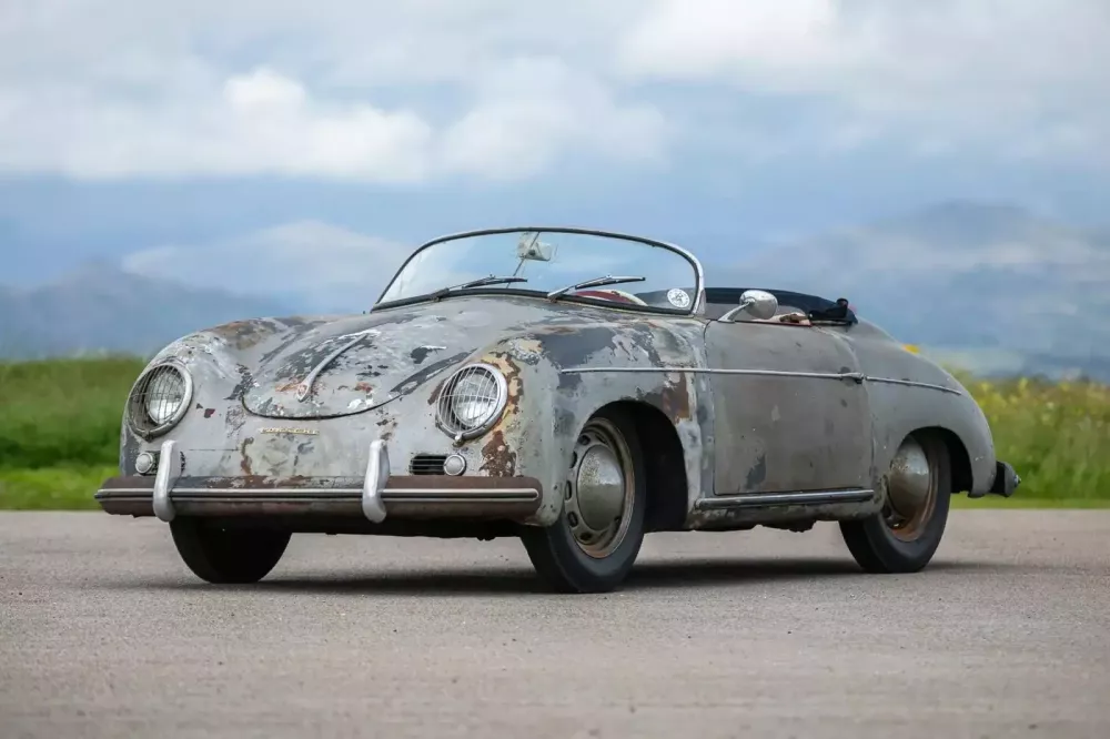 Ly kỳ câu chuyện xe Porsche 356 1955 đắt nhất thế giới đã nằm trong kho thóc suốt 60 năm- Ảnh 3. Ly kỳ câu chuyện xe Porsche 356 1955 đắt nhất thế giới đã nằm trong kho thóc suốt 60 năm- Ảnh 3.