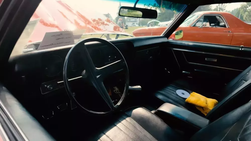 Gia đình say như điếu đỗ chiếc Pontiac GTO Judge đời 1969: Bố và con út có 2 xe y hệt- Ảnh 7. Gia đình say như điếu đỗ chiếc Pontiac GTO Judge đời 1969: Bố và con út có 2 xe y hệt- Ảnh 7.