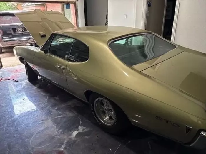 Pontiac GTO "mạ vàng" được chào bán với thông tin gây bất ngờ- Ảnh 2. Pontiac GTO "mạ vàng" được chào bán với thông tin gây bất ngờ- Ảnh 2.