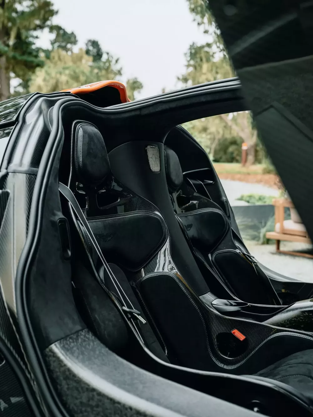 Aston Martin Valhalla sản xuất dành cho khách hàng: Siêu phẩm gần 1 triệu USD- Ảnh 8. Aston Martin Valhalla sản xuất dành cho khách hàng: Siêu phẩm gần 1 triệu USD- Ảnh 8.
