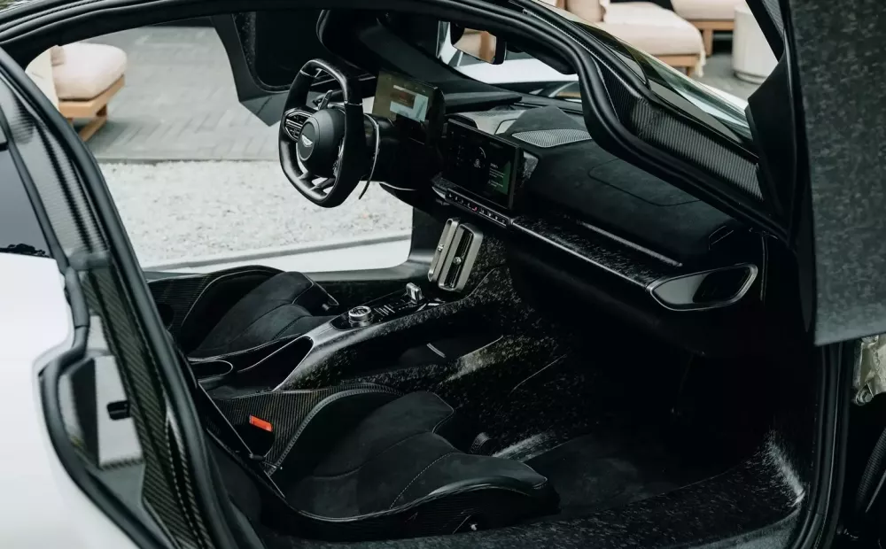 Aston Martin Valhalla sản xuất dành cho khách hàng: Siêu phẩm gần 1 triệu USD- Ảnh 10. Aston Martin Valhalla sản xuất dành cho khách hàng: Siêu phẩm gần 1 triệu USD- Ảnh 10.