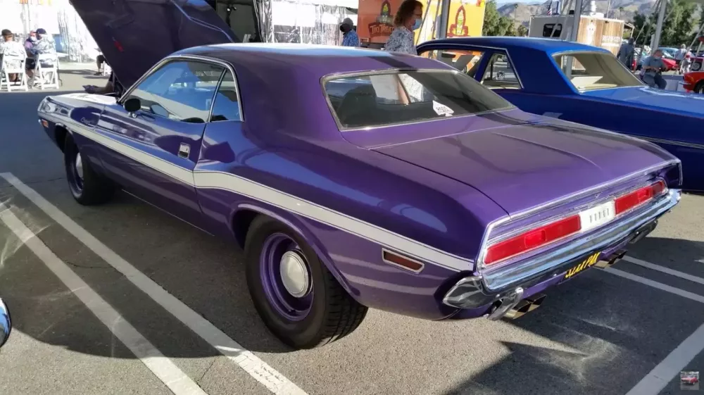 Chơi xe cổ chưa bao giờ là dễ dàng, chủ xe Dodge Challenger R/T 1970 mất 5 năm để phục chế- Ảnh 4. Chơi xe cổ chưa bao giờ là dễ dàng, chủ xe Dodge Challenger R/T 1970 mất 5 năm để phục chế- Ảnh 4.