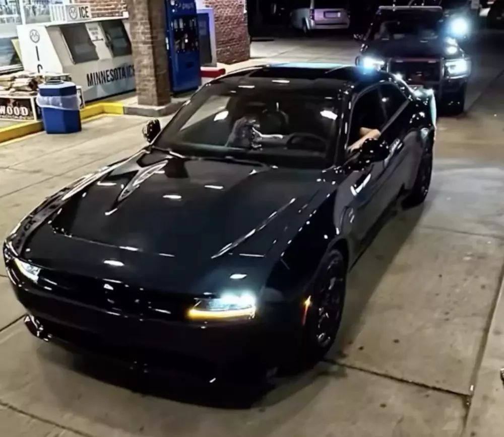 Chuyện hy hữu khi tài xế bị phạt vì tiếng ống xả của xe điện Dodge Charger quá ồn- Ảnh 1. Chuyện hy hữu khi tài xế bị phạt vì tiếng ống xả của xe điện Dodge Charger quá ồn- Ảnh 1.