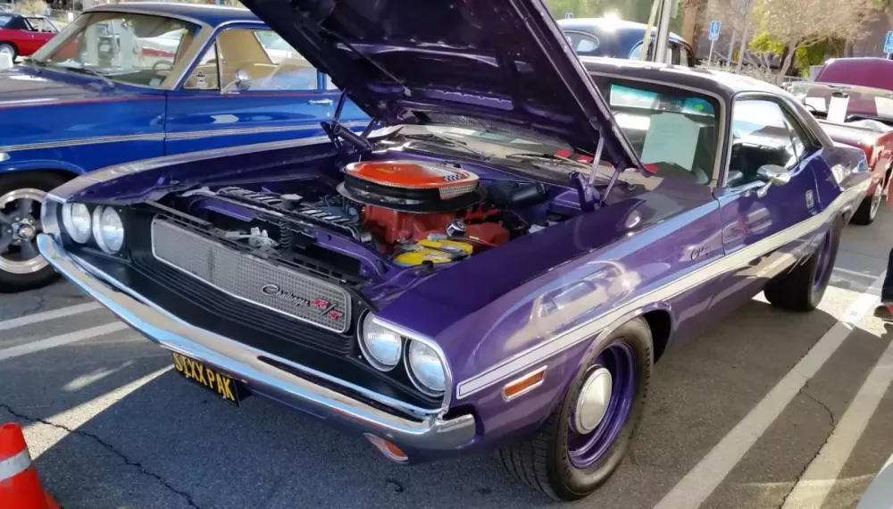Chơi xe cổ chưa bao giờ là dễ dàng, chủ xe Dodge Challenger R/T 1970 mất 5 năm để phục chế- Ảnh 3. Chơi xe cổ chưa bao giờ là dễ dàng, chủ xe Dodge Challenger R/T 1970 mất 5 năm để phục chế- Ảnh 3.