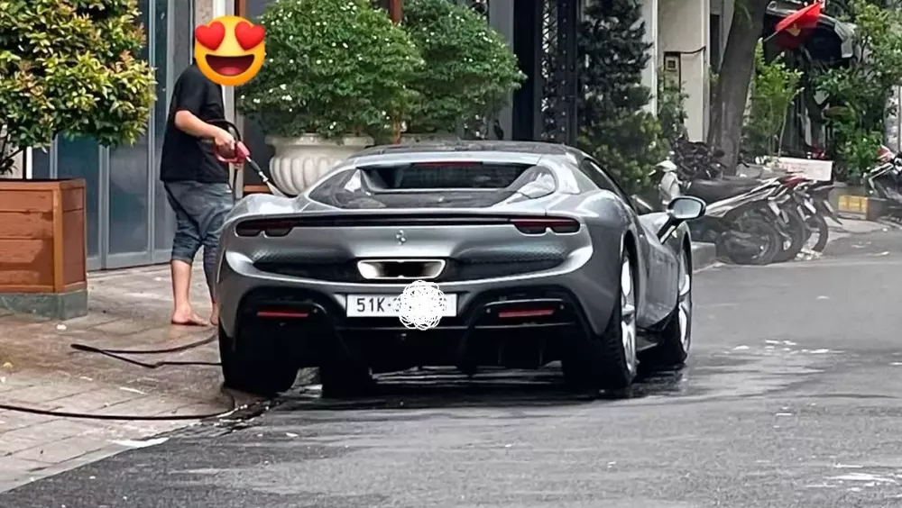 Thêm 1 siêu xe Ferrari 296 GTS màu lạ âm thầm có mặt tại Việt Nam- Ảnh 1. Thêm 1 siêu xe Ferrari 296 GTS màu lạ âm thầm có mặt tại Việt Nam- Ảnh 1.