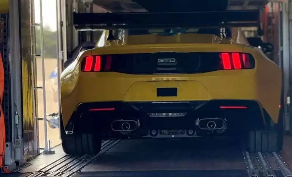 Nếu may mắn mua được chiếc Ford Mustang này bạn sẽ không có quyền bán lại đó khi sở hữu chưa đủ 2 năm- Ảnh 2. Nếu may mắn mua được chiếc Ford Mustang này bạn sẽ không có quyền bán lại đó khi sở hữu chưa đủ 2 năm- Ảnh 2.