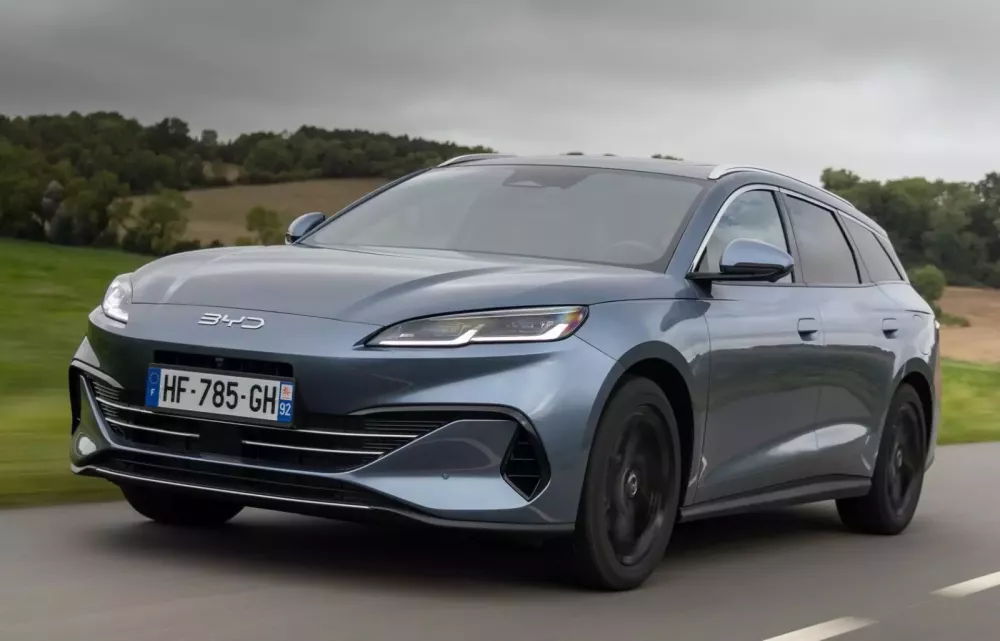 BYD SEAL 6 Wagon ra mắt tại triển lãm ô tô Quốc tế IAA 2025, phạm vi di chuyển ấn tượng 1.287 km- Ảnh 3.