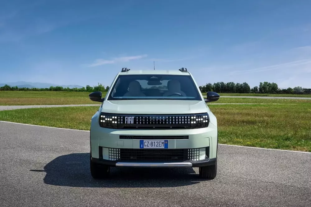 Cận cảnh Fiat Grande Panda 2025 với việc trang bị thêm động cơ xăng, bên cạnh máy hybrid và điện- Ảnh 2. Cận cảnh Fiat Grande Panda 2025 với việc trang bị thêm động cơ xăng, bên cạnh máy hybrid và điện- Ảnh 2.