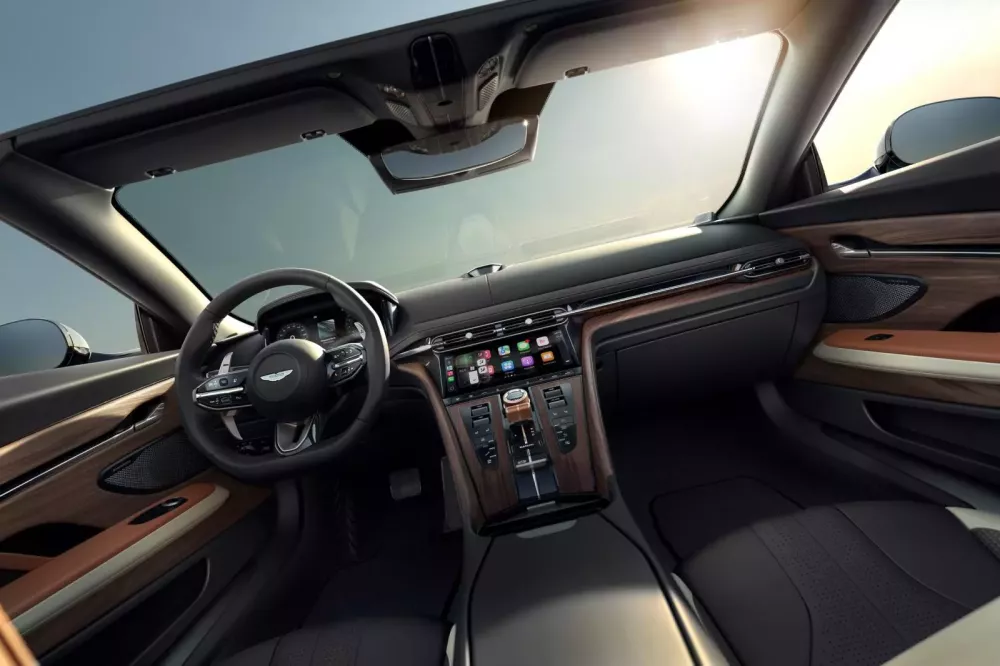 Chi tiết cặp đôi Vanquish và DB12 mui trần giới hạn mới được Q by Aston Martin ra mắt- Ảnh 7. Chi tiết cặp đôi Vanquish và DB12 mui trần giới hạn mới được Q by Aston Martin ra mắt- Ảnh 7.