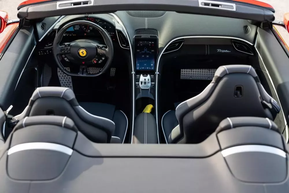 Ferrari Roma Spider không thú vị như bạn tưởng, ít nhất là trong mắt người đàn ông này- Ảnh 7. Ferrari Roma Spider không thú vị như bạn tưởng, ít nhất là trong mắt người đàn ông này- Ảnh 7.