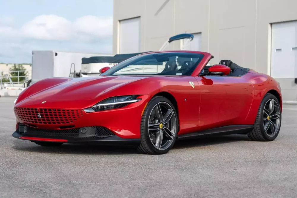 Ferrari Roma Spider không thú vị như bạn tưởng, ít nhất là trong mắt người đàn ông này- Ảnh 4. Ferrari Roma Spider không thú vị như bạn tưởng, ít nhất là trong mắt người đàn ông này- Ảnh 4.