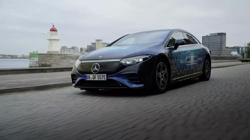 Xe điện Mercedes-Benz EQS đang bán tại Việt Nam có pin thế hệ mới, chạy được 1.205 km chỉ 1 lần sạc- Ảnh 5. Xe điện Mercedes-Benz EQS đang bán tại Việt Nam có pin thế hệ mới, chạy được 1.205 km chỉ 1 lần sạc- Ảnh 5.