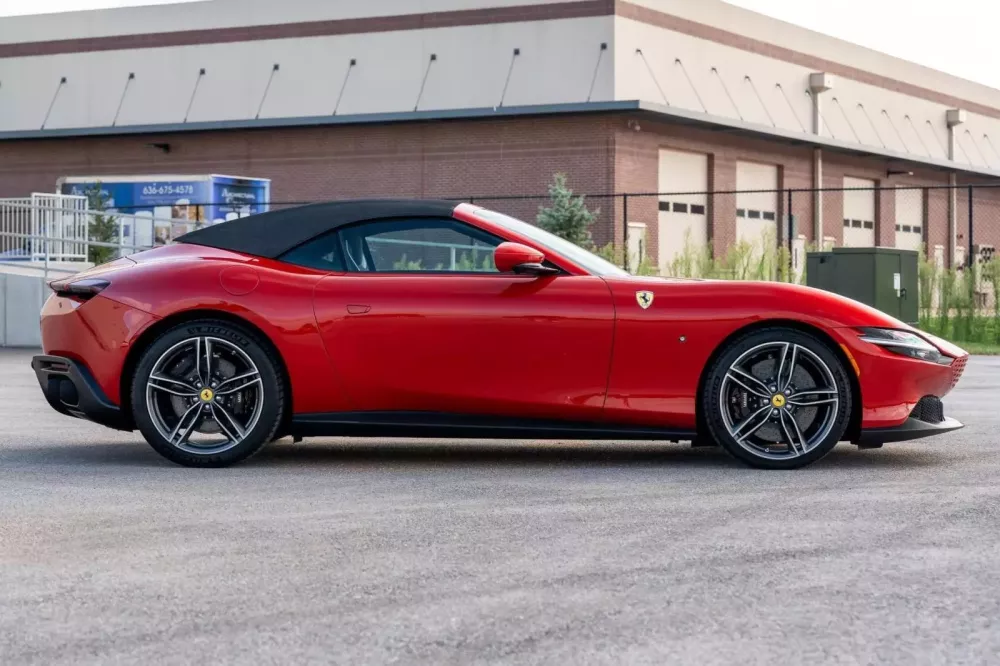 Ferrari Roma Spider không thú vị như bạn tưởng, ít nhất là trong mắt người đàn ông này- Ảnh 5. Ferrari Roma Spider không thú vị như bạn tưởng, ít nhất là trong mắt người đàn ông này- Ảnh 5.