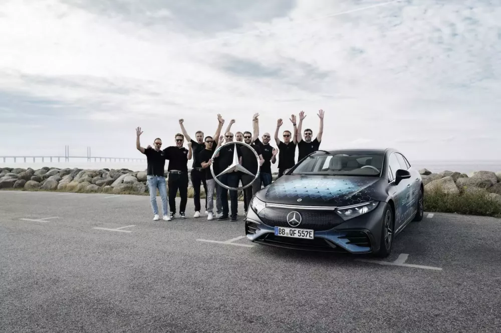 Xe điện Mercedes-Benz EQS đang bán tại Việt Nam có pin thế hệ mới, chạy được 1.205 km chỉ 1 lần sạc- Ảnh 2. Xe điện Mercedes-Benz EQS đang bán tại Việt Nam có pin thế hệ mới, chạy được 1.205 km chỉ 1 lần sạc- Ảnh 2.
