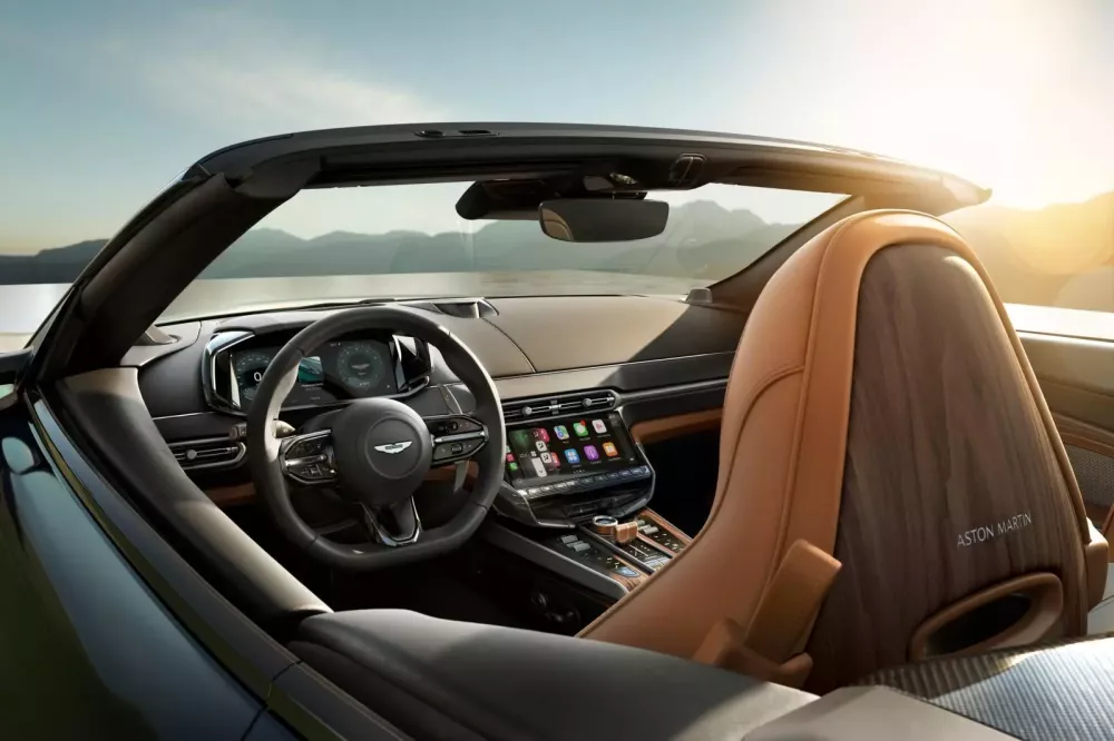 Chi tiết cặp đôi Vanquish và DB12 mui trần giới hạn mới được Q by Aston Martin ra mắt- Ảnh 8. Chi tiết cặp đôi Vanquish và DB12 mui trần giới hạn mới được Q by Aston Martin ra mắt- Ảnh 8.