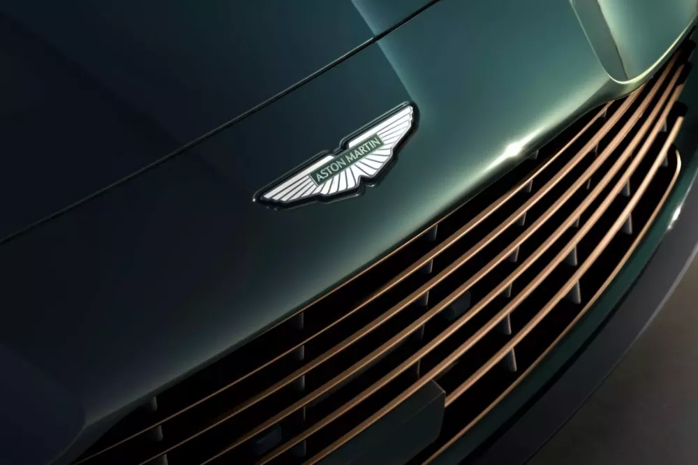 Chi tiết cặp đôi Vanquish và DB12 mui trần giới hạn mới được Q by Aston Martin ra mắt- Ảnh 4. Chi tiết cặp đôi Vanquish và DB12 mui trần giới hạn mới được Q by Aston Martin ra mắt- Ảnh 4.